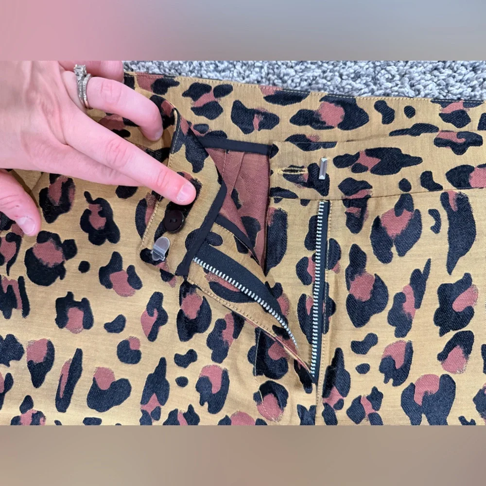 Natori women's leopard cropped print dress pants, size 10 - Picture 5 of 9